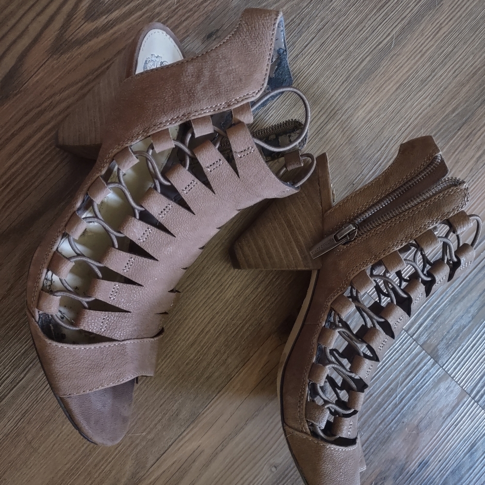 Vince Camuto Authentic Designer Cute Summer Wedges size 6.5